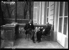  1924. Раковский с Чичериным в советском посольстве