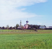 Вход в Оршинский монастырь и дом игуменьи.
