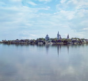 Вид города Осташкова с Вороньего острова.