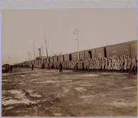 Офицеры и солдаты 8-го полка прибыли в Далянь утром 16 марта. Построение после прибытия на пристань для осмотра