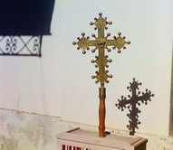 Обратная сторона креста в Бородинской церкви.