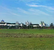 Вид на Борисоглебский монастырь от реки Устье.