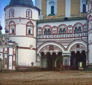 Деталь входа в Борисоглебский монастырь.